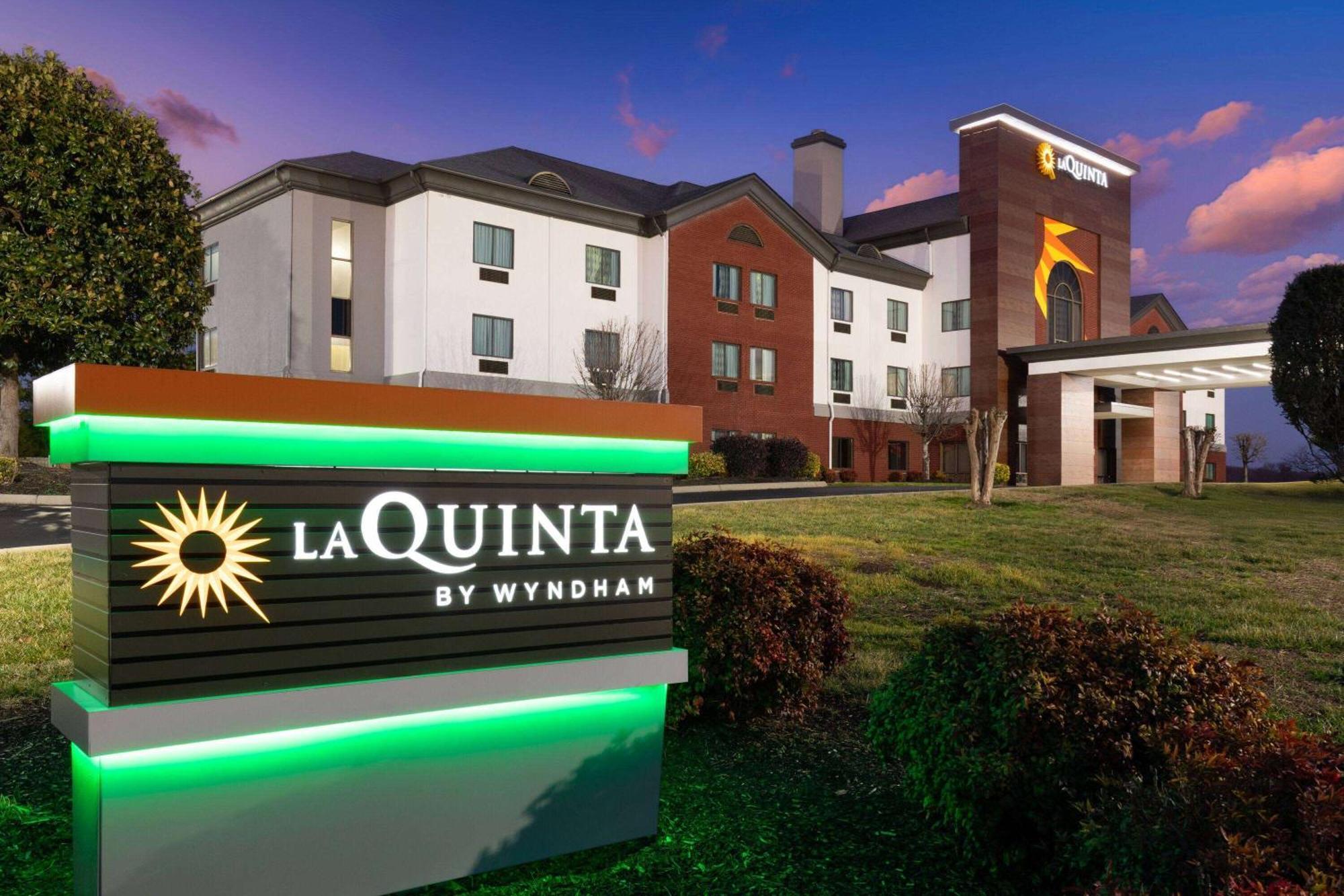 La Quinta By Wyndham Loudon Hotell Exteriör bild