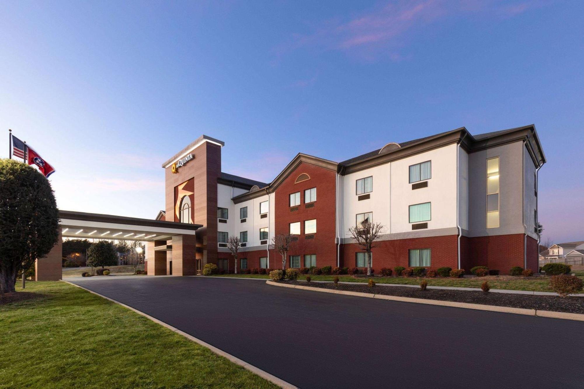 La Quinta By Wyndham Loudon Hotell Exteriör bild