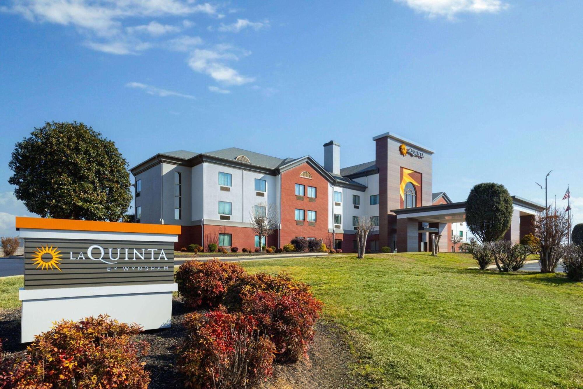 La Quinta By Wyndham Loudon Hotell Exteriör bild